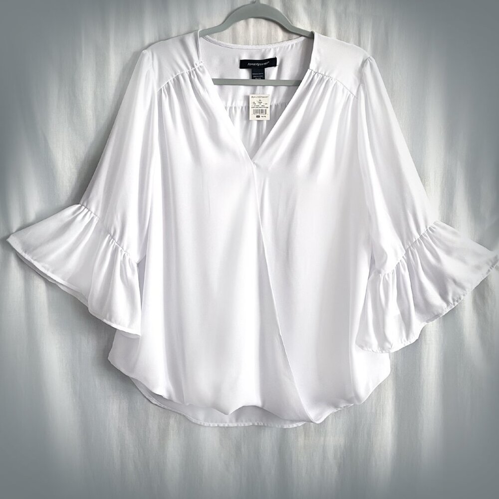 Ashley Stewart women's blouse, relaxed fit, white polyester, size 14/16 NWT new